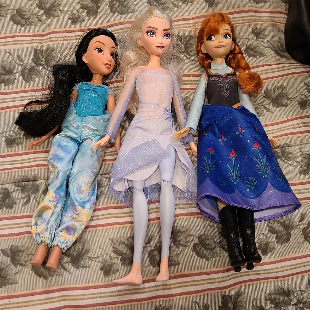 Disney Princess Barbie Dolls Set - Blue, White, Black